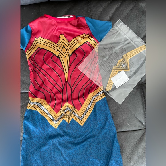 Wonder Woman kids halloween costume size small 4-6 - Picture 2 of 4